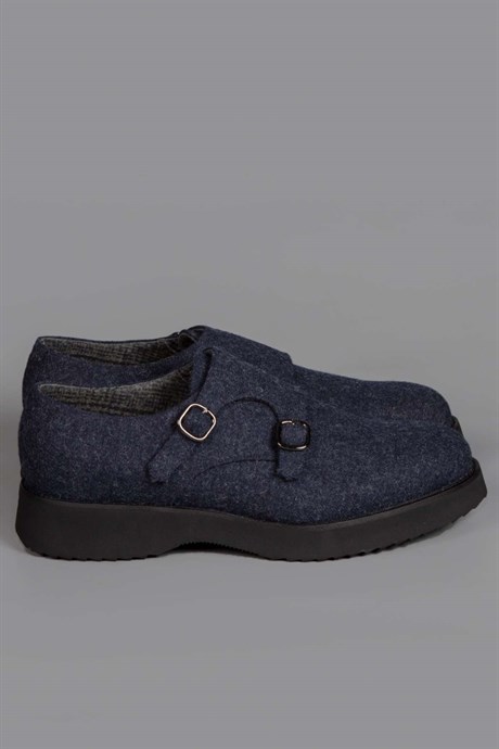 Doucal'ın Mavi Yün Ayakkabıları