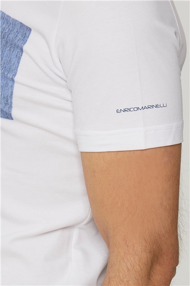 Mavi Dikdörtgen Desenli Beyaz T-Shirt